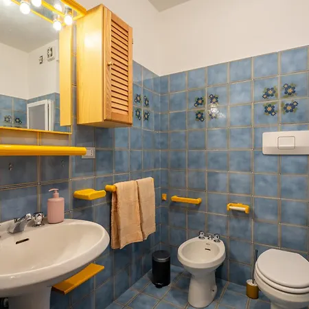 Casa Nel Vicino Al Centro Storico Di アパート